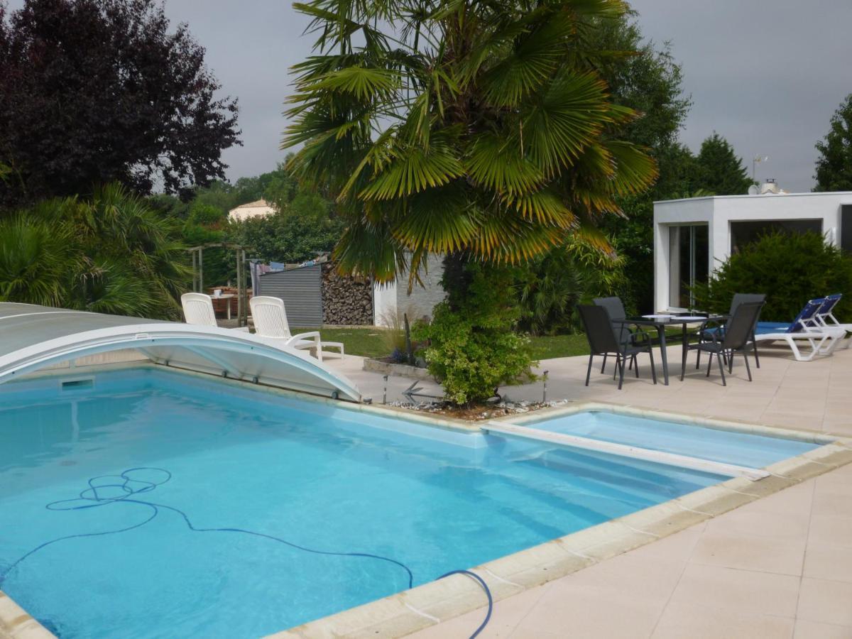 L'Eden Naturiste Spas Challans Exteriér fotografie