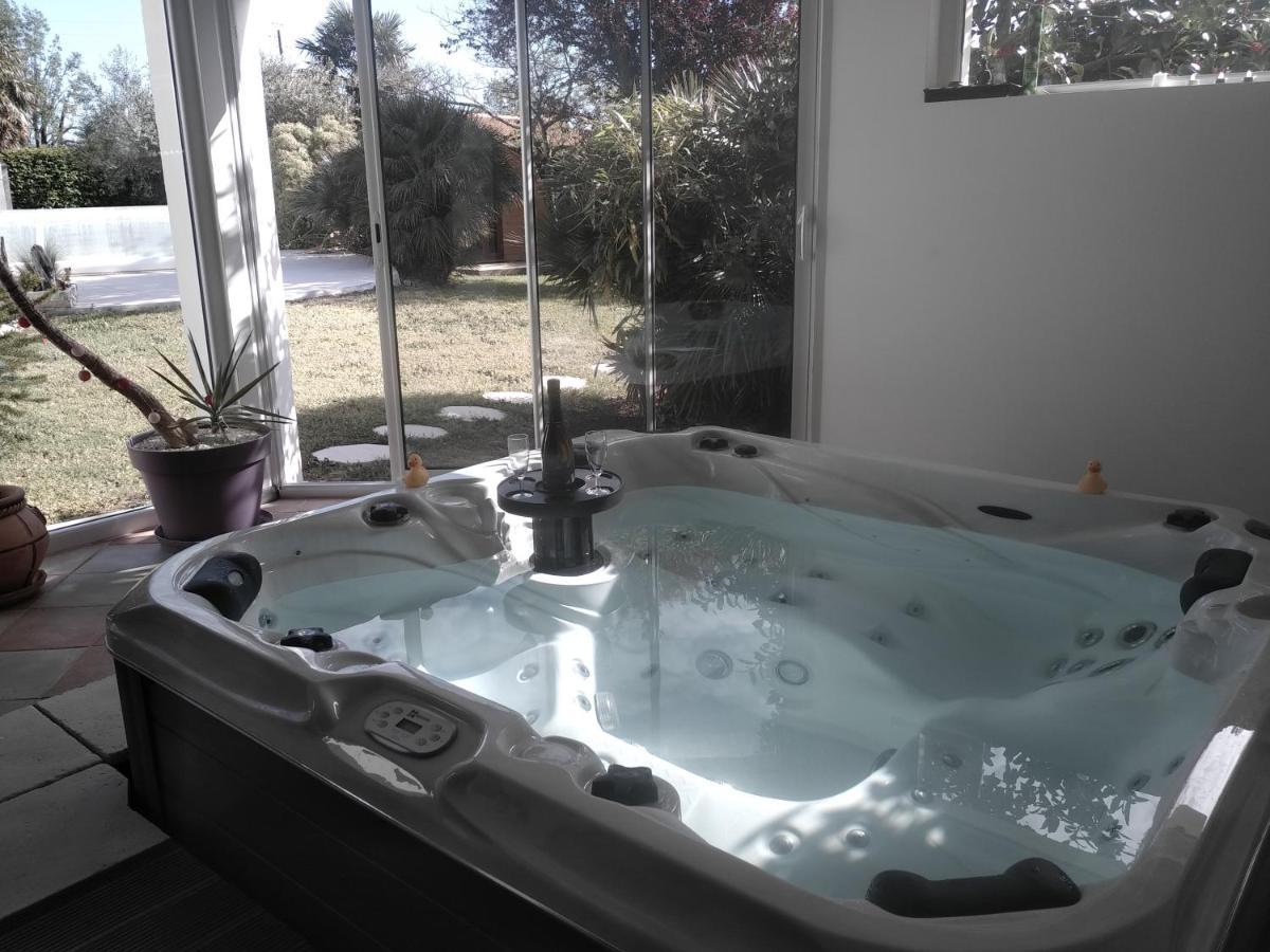L'Eden Naturiste Spas Challans Exteriér fotografie